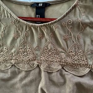H&M Women's Cotton Blouse Short Sleeve Lace Brown Sheer EUC Size M